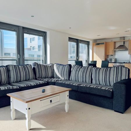 Modern Two Bedroom Apartments เอดินบะระ ภายนอก รูปภาพ