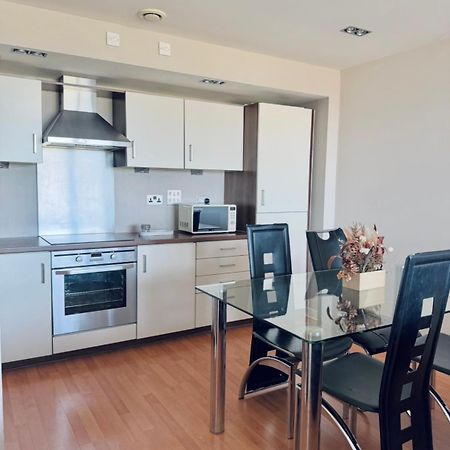 Modern Two Bedroom Apartments เอดินบะระ ภายนอก รูปภาพ