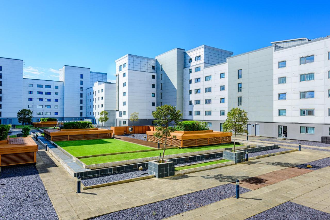 Modern Two Bedroom Apartments เอดินบะระ ภายนอก รูปภาพ