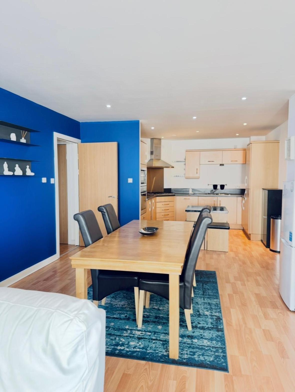 Modern Two Bedroom Apartments เอดินบะระ ภายนอก รูปภาพ