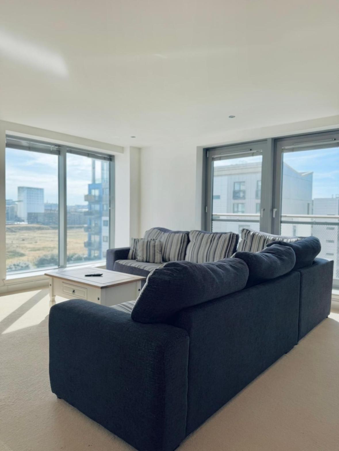 Modern Two Bedroom Apartments เอดินบะระ ภายนอก รูปภาพ