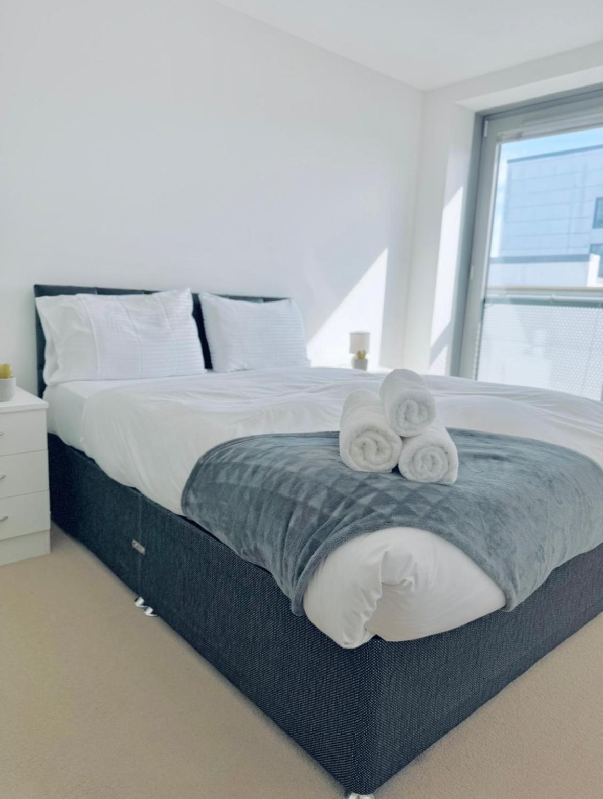 Modern Two Bedroom Apartments เอดินบะระ ภายนอก รูปภาพ