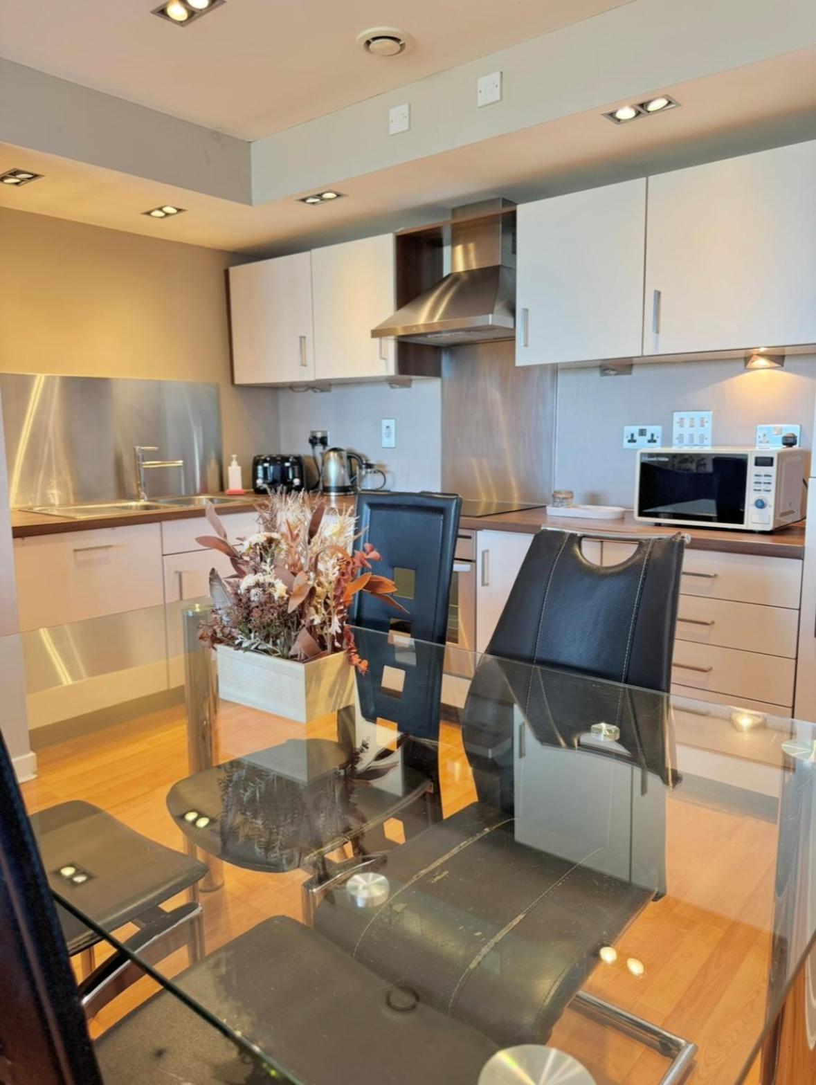 Modern Two Bedroom Apartments เอดินบะระ ภายนอก รูปภาพ