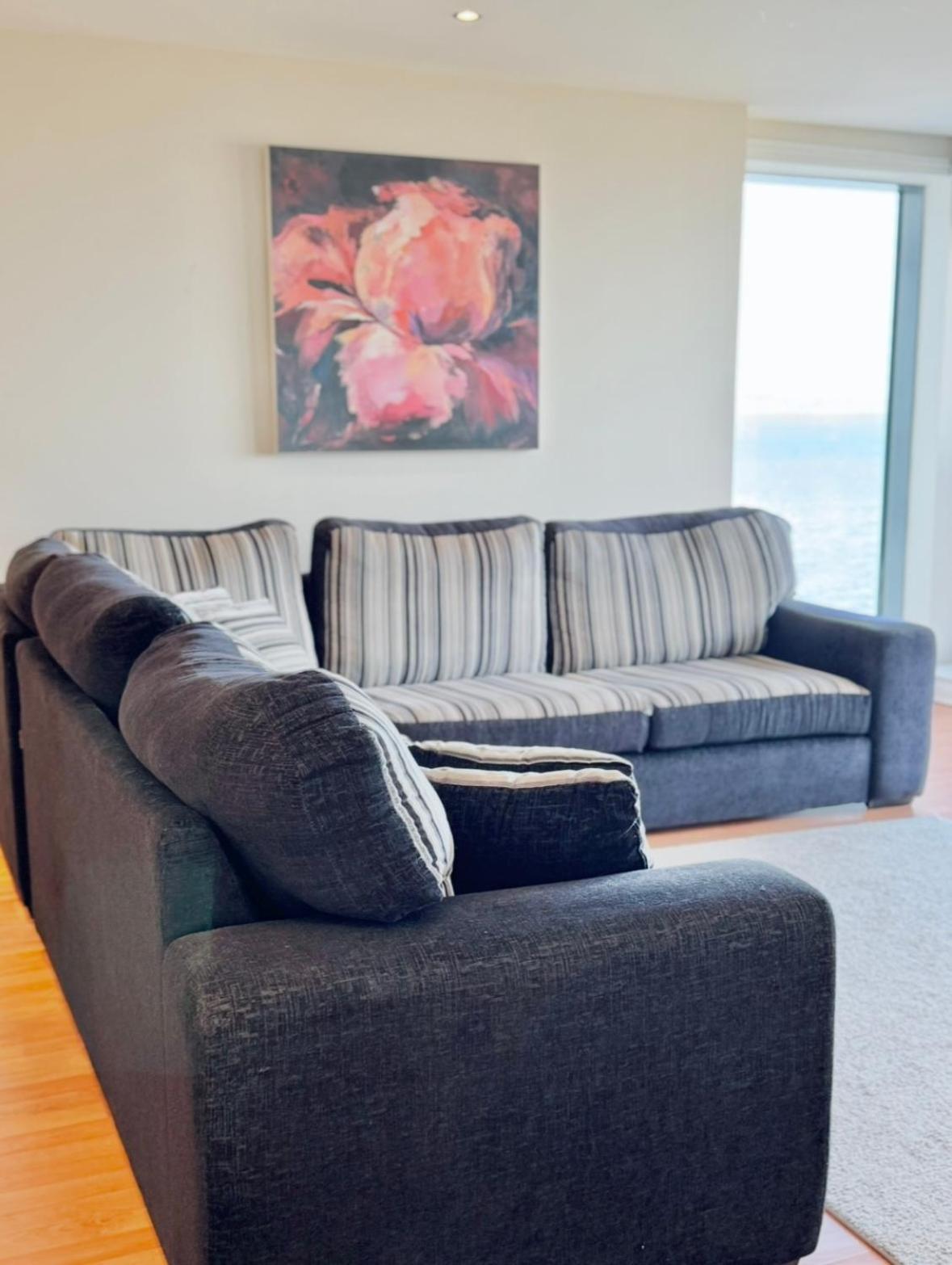 Modern Two Bedroom Apartments เอดินบะระ ภายนอก รูปภาพ