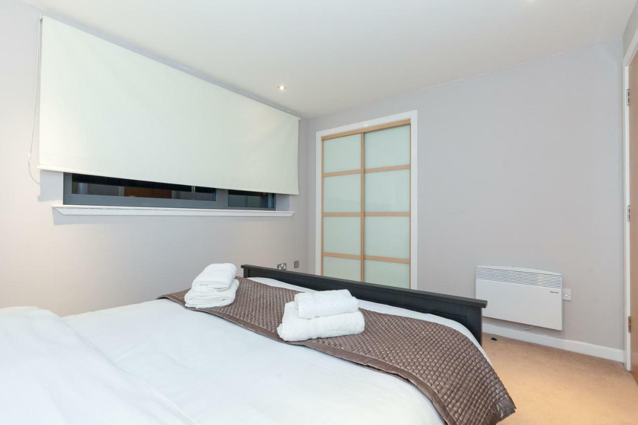 Modern Two Bedroom Apartments เอดินบะระ ภายนอก รูปภาพ